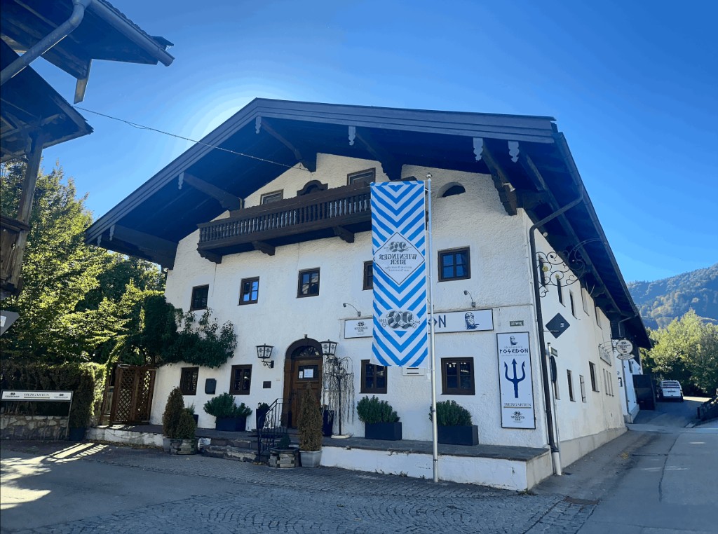 Außenansicht des Restaurants Poseidon in Marquartstein